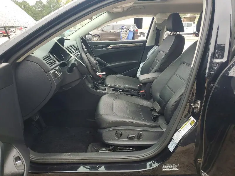 2017 VOLKSWAGEN PASSAT SE  