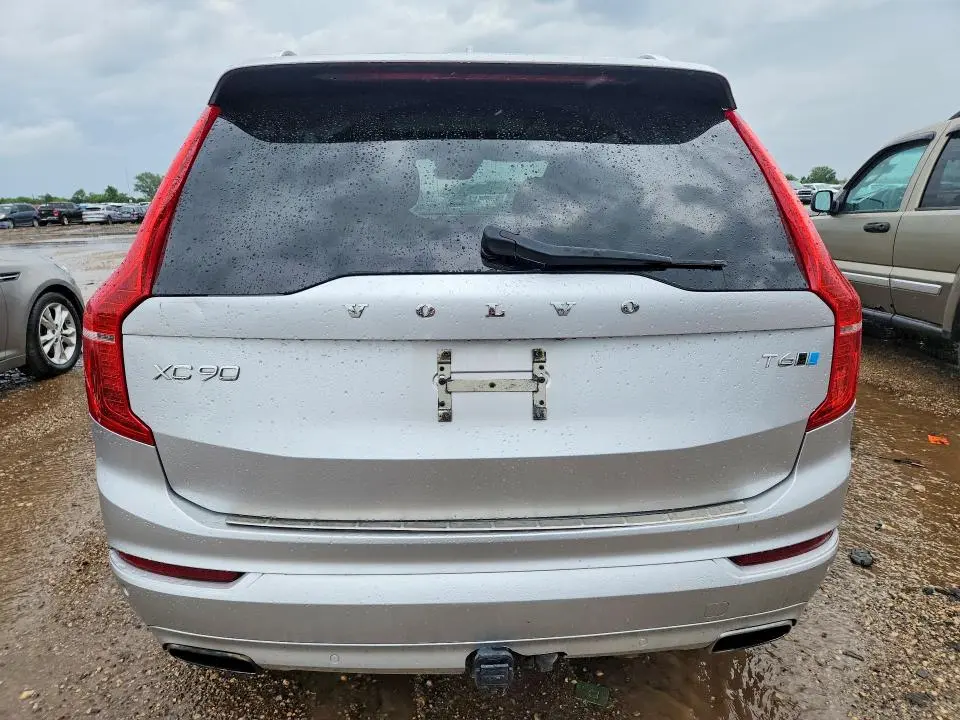 2016 VOLVO XC90 T6  