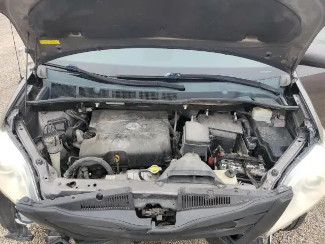 2011 TOYOTA SIENNA LE  