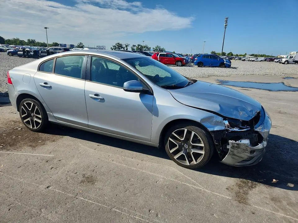 2017 VOLVO S60   