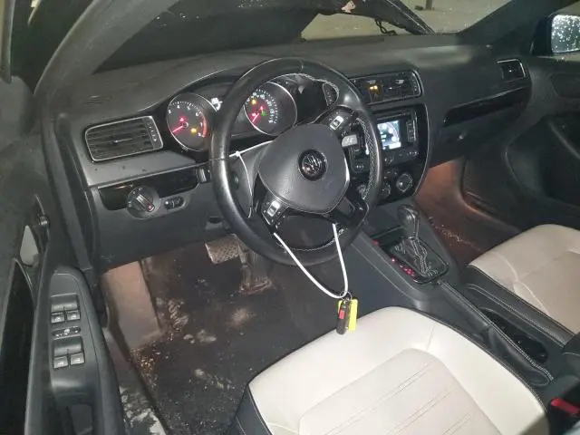 2015 VOLKSWAGEN JETTA SE  