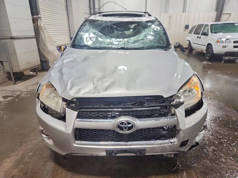 2012 TOYOTA RAV4 LIMITED  
