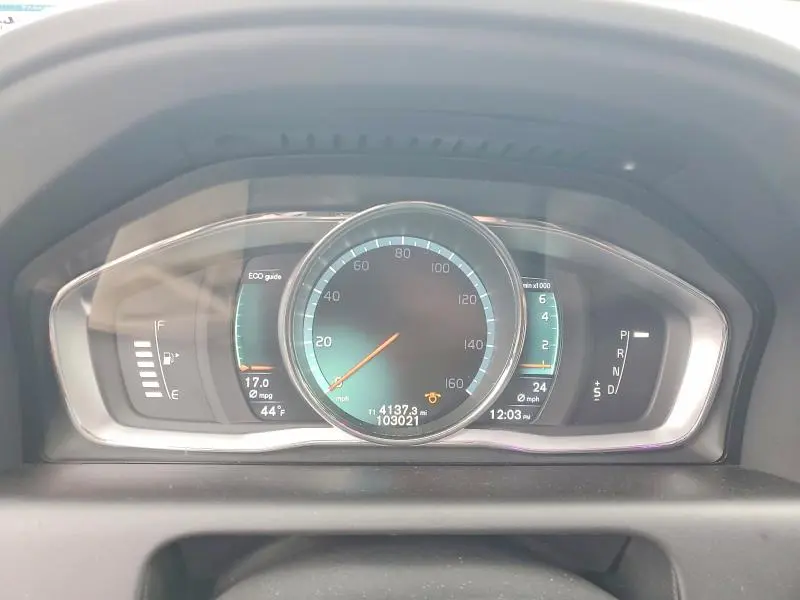 2017 VOLVO XC60 T6 DYNAMIC  