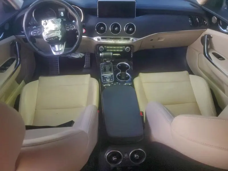 2022 KIA STINGER GT LINE  