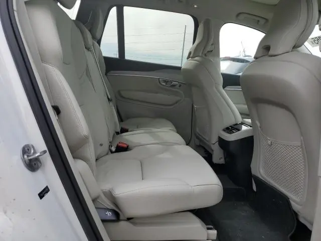 2024 VOLVO XC90 CORE  