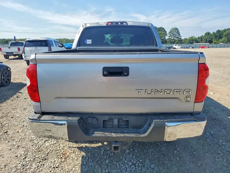 2016 TOYOTA TUNDRA CREWMAX SR5  