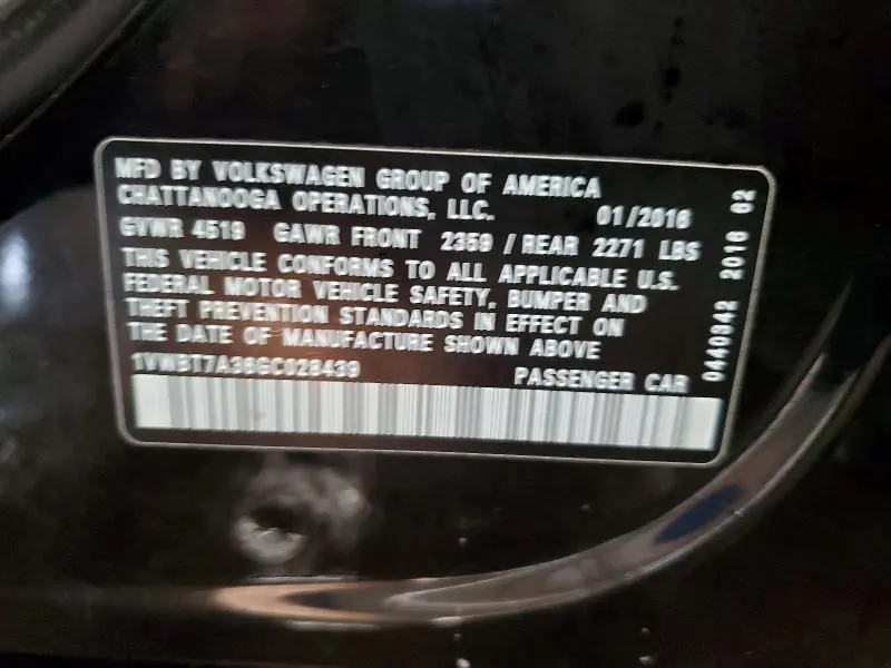 2016 VOLKSWAGEN PASSAT SE  