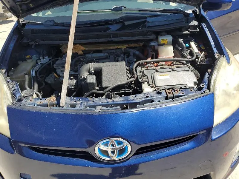 2010 TOYOTA PRIUS III  
