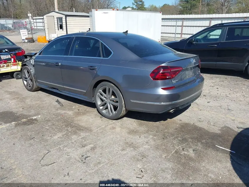 2017 VOLKSWAGEN PASSAT 1.8T R-LINE