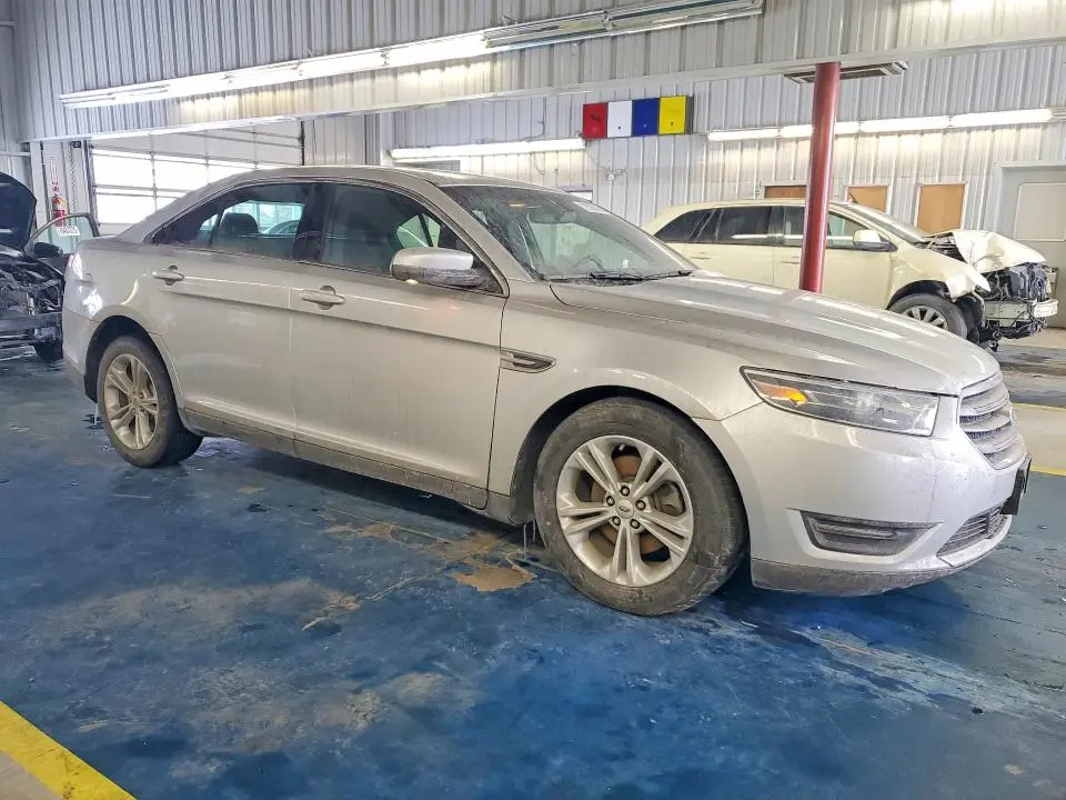 2015 FORD TAURUS SEL  