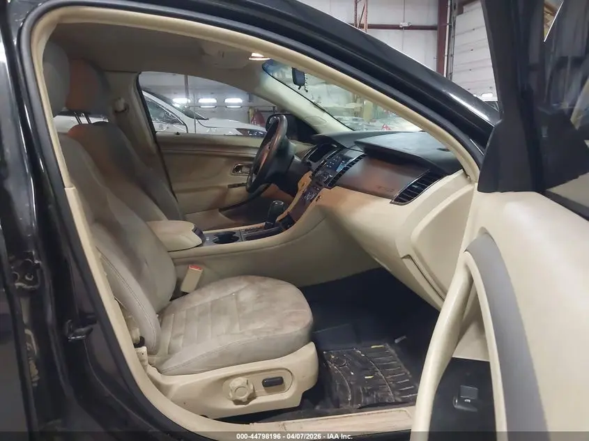 2015 FORD TAURUS SE