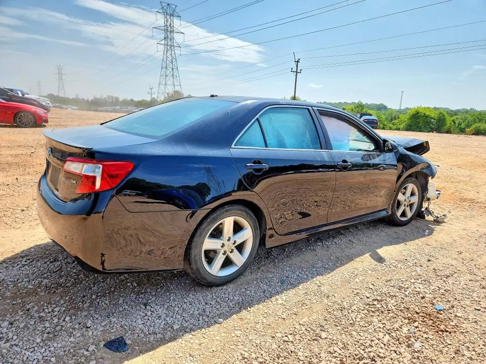 2013 TOYOTA CAMRY SE  