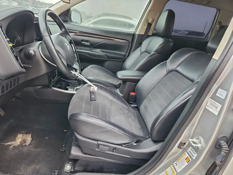 2019 MITSUBISHI OUTLANDER SE  