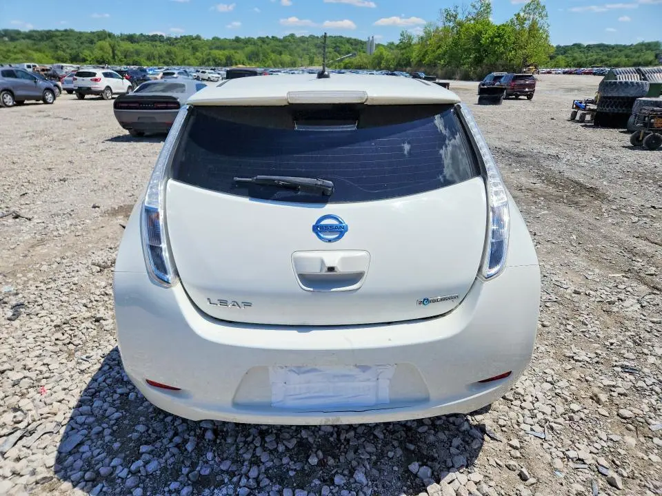 2015 NISSAN LEAF S  