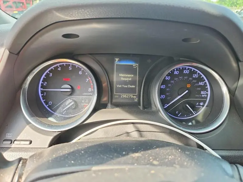 2019 TOYOTA CAMRY SE  