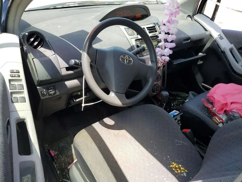 2010 TOYOTA YARIS BASE  