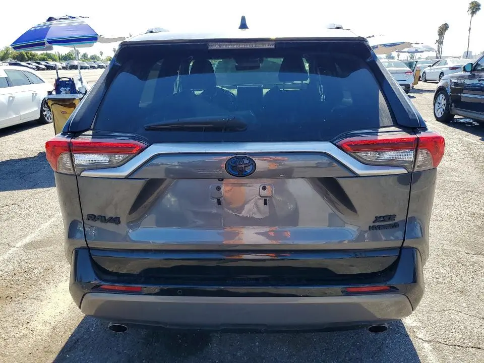 2021 TOYOTA RAV4 XSE  