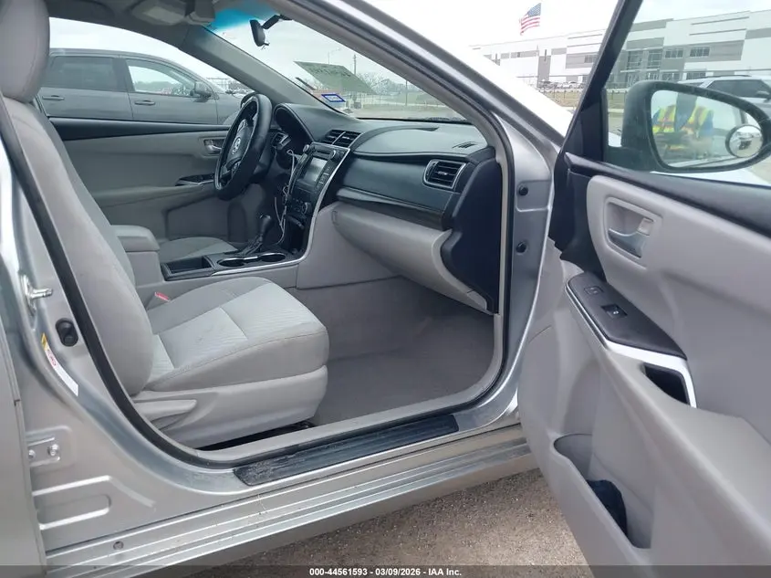 2016 TOYOTA CAMRY LE