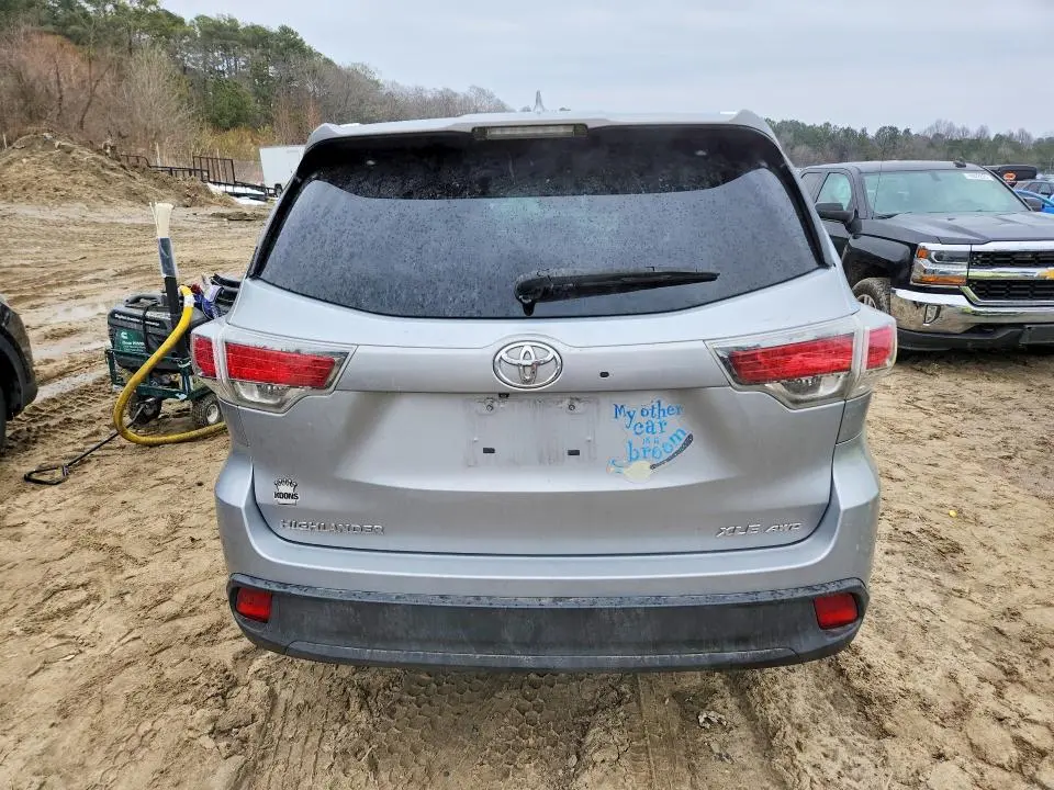 2014 TOYOTA HIGHLANDER XLE  