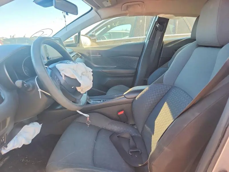 2020 TOYOTA C-HR XLE  