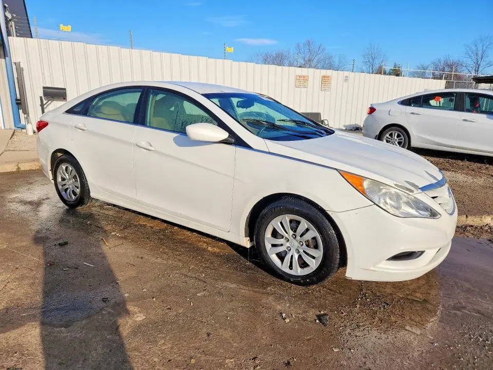 2013 HYUNDAI SONATA GLS  