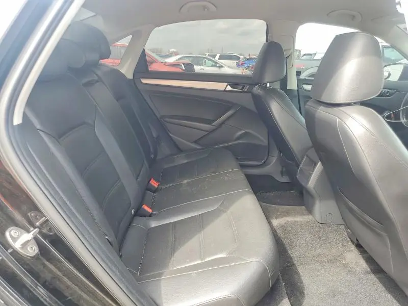 2015 VOLKSWAGEN PASSAT S  