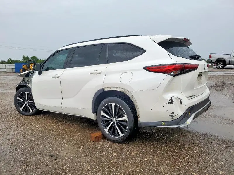 2021 TOYOTA HIGHLANDER XSE  