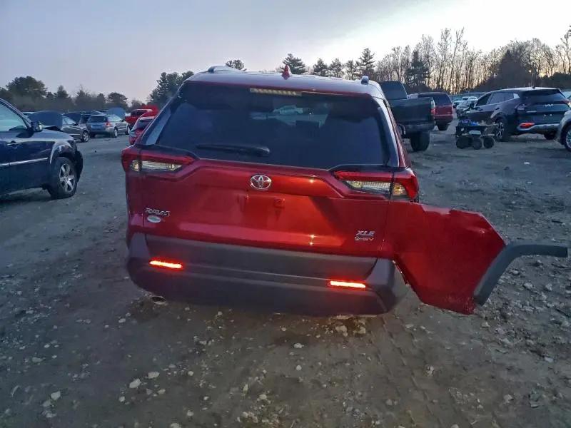 2025 TOYOTA RAV4 XLE  