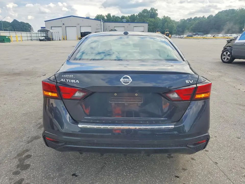 2022 NISSAN ALTIMA SV  