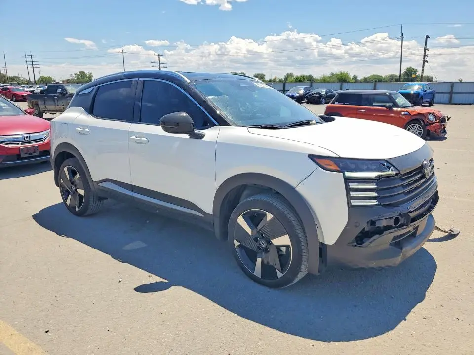 2025 NISSAN KICKS SR  