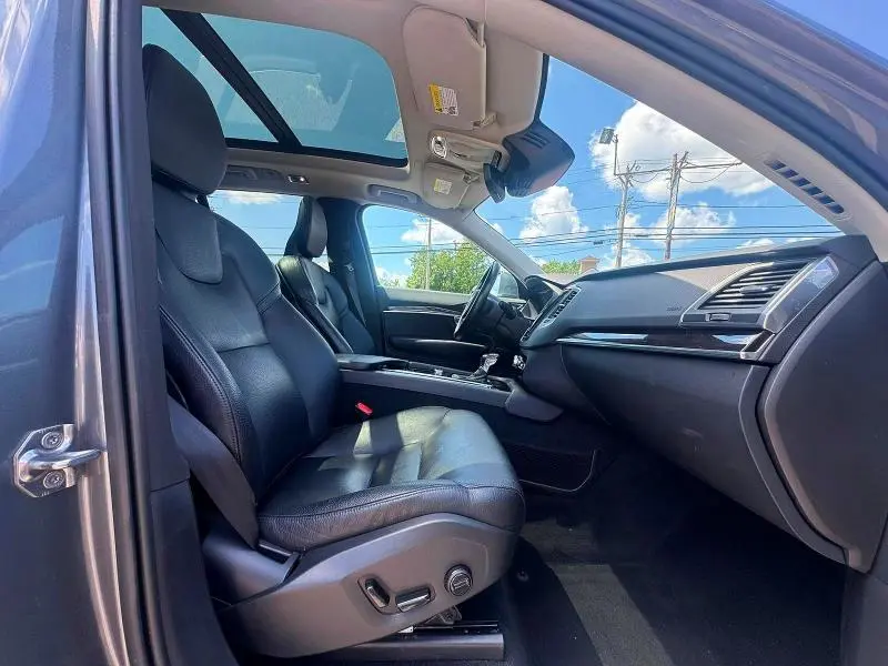 2019 VOLVO XC90 T6 MOMENTUM  