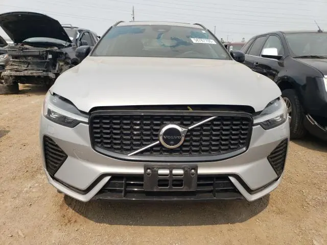 2022 VOLVO XC60 B6 R-DESIGN  