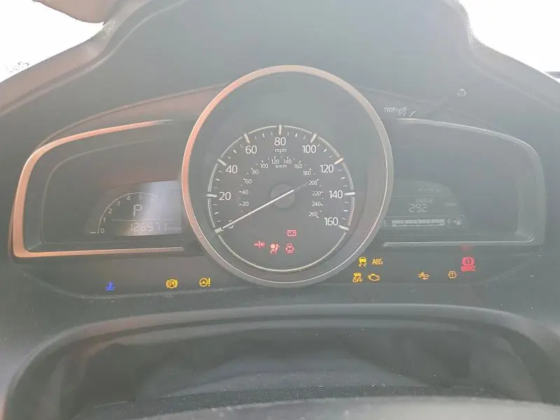 2017 MAZDA 3 TOURING  