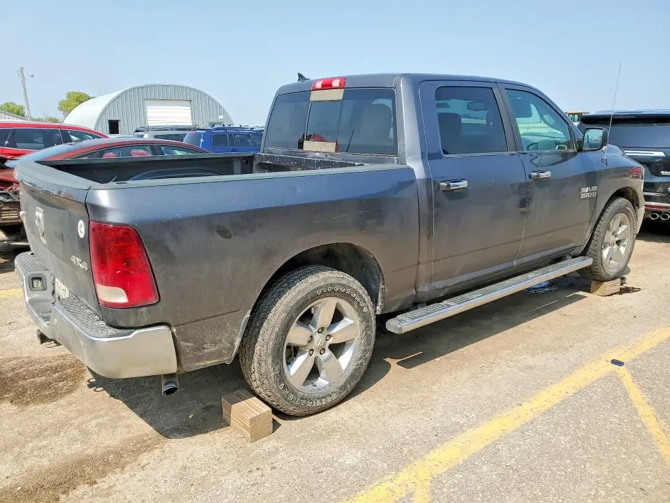 2017 RAM 1500 SLT  