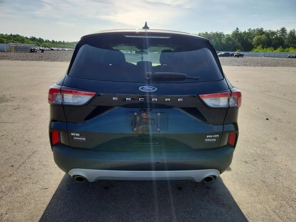 2022 FORD ESCAPE SE  