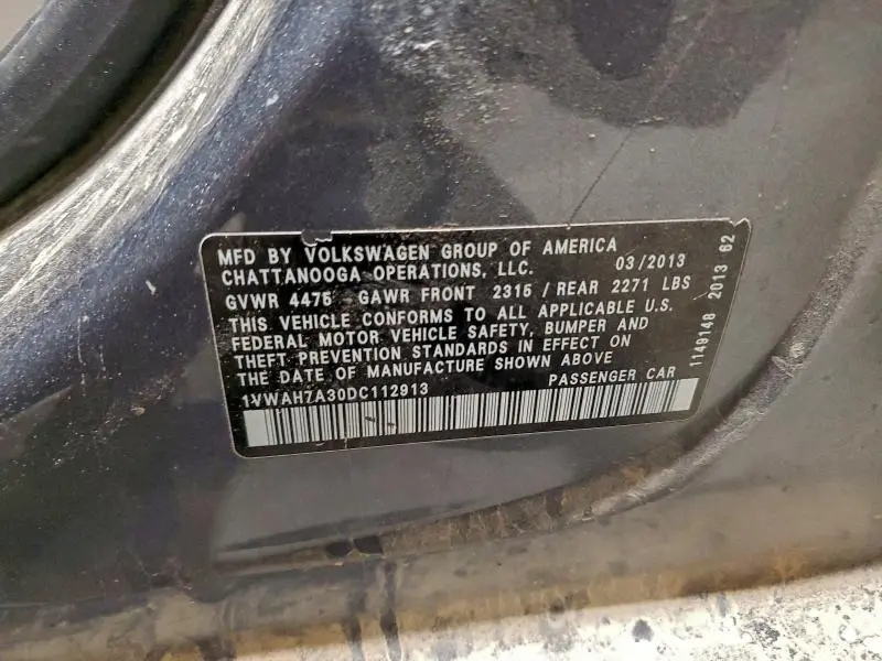 2013 VOLKSWAGEN PASSAT S  