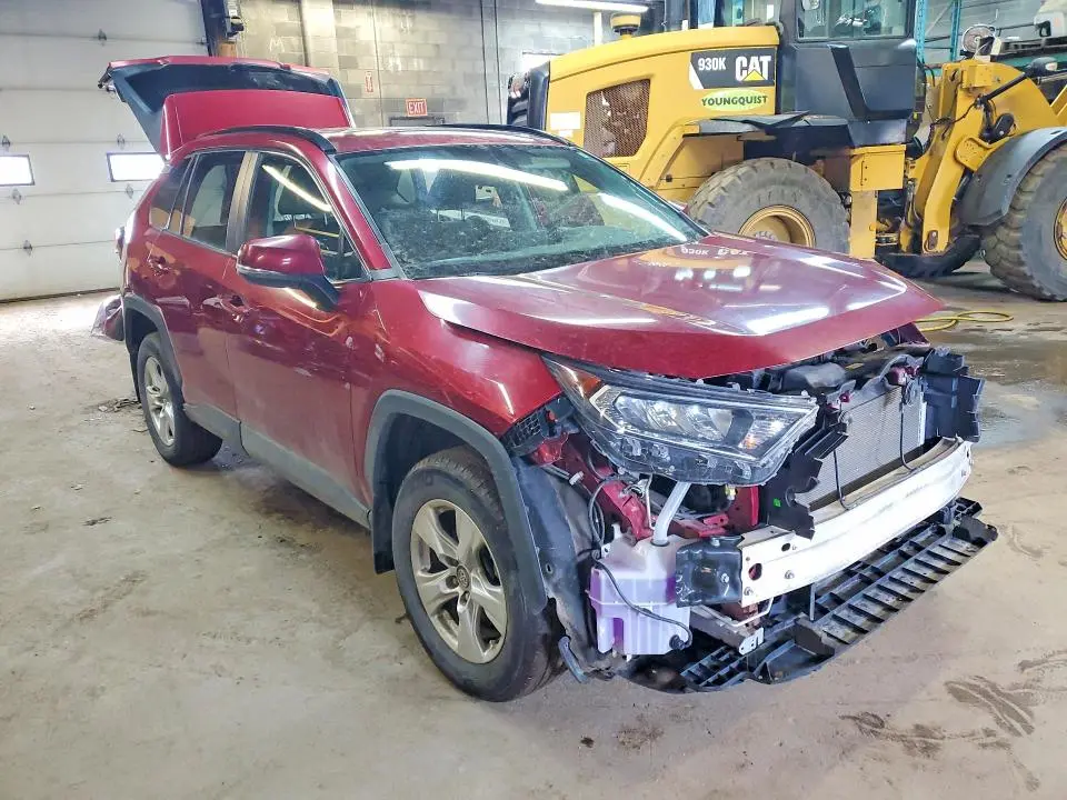 2019 TOYOTA RAV4 XLE  
