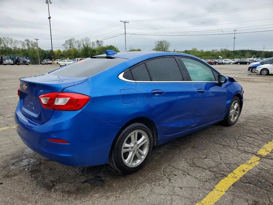 2017 CHEVROLET CRUZE LT  