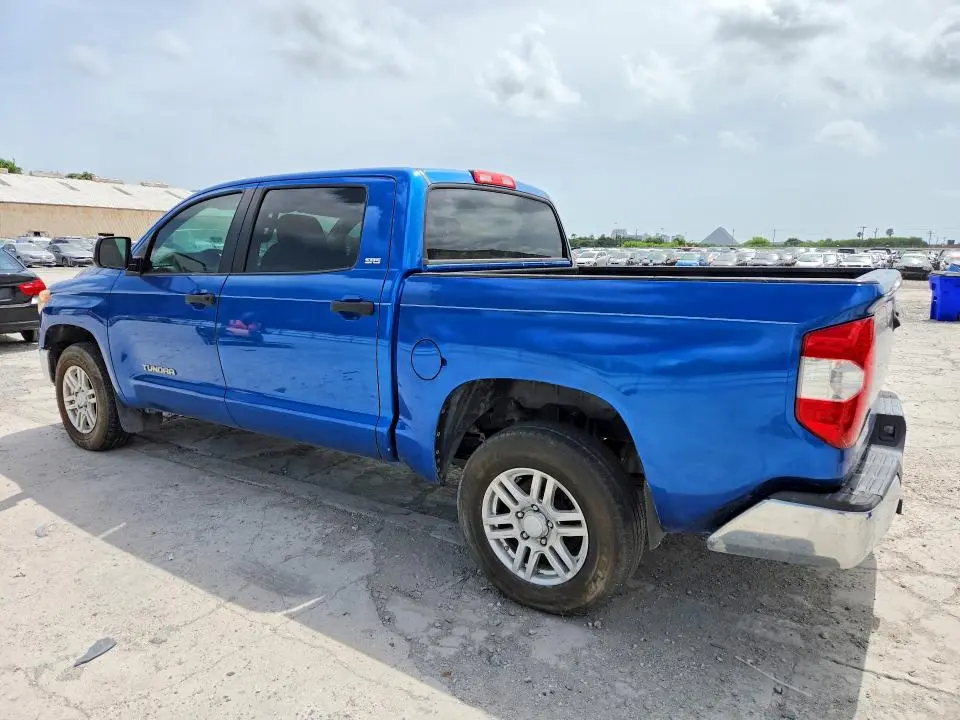 2017 TOYOTA TUNDRA CREWMAX SR5  