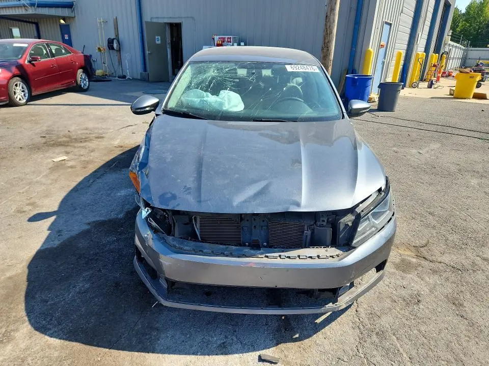 2016 VOLKSWAGEN PASSAT S  