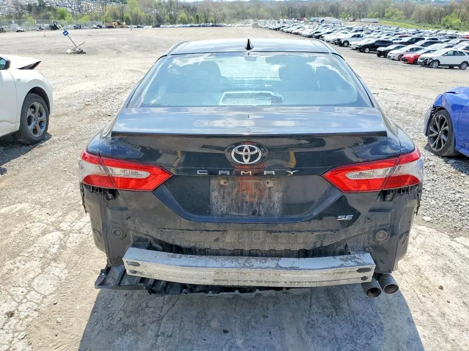 2019 TOYOTA CAMRY SE  