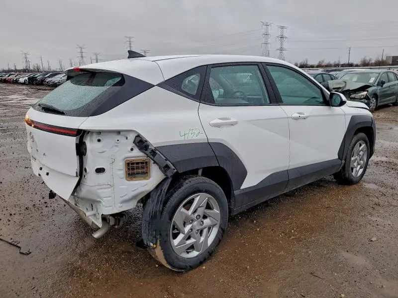 2024 HYUNDAI KONA SE  