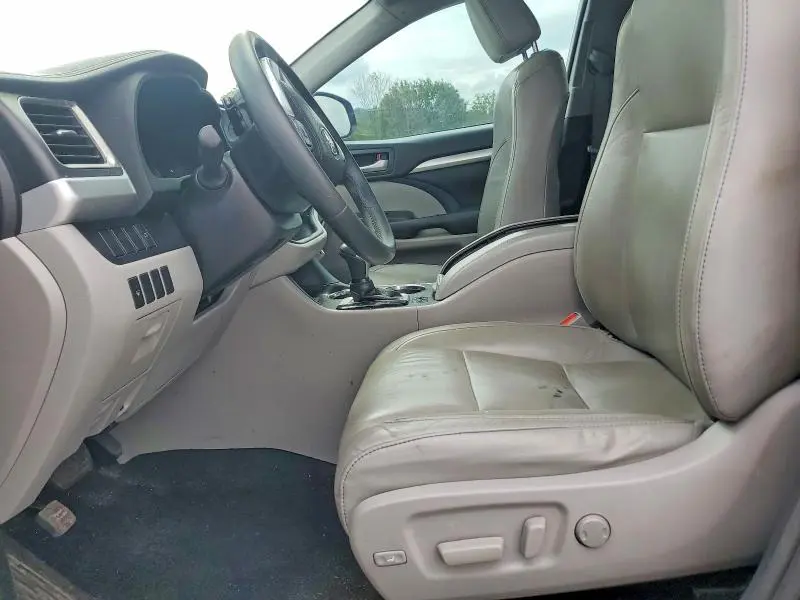 2016 TOYOTA HIGHLANDER XLE  