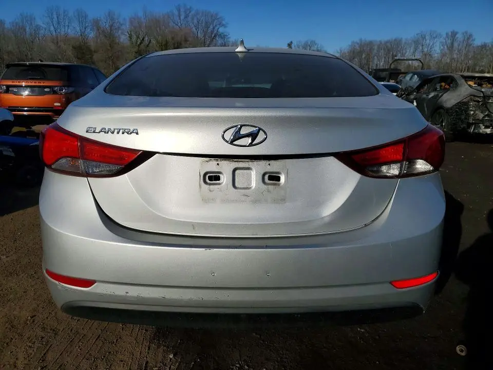 2015 HYUNDAI ELANTRA SE  