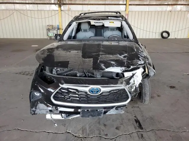 2021 TOYOTA HIGHLANDER HYBRID XLE  