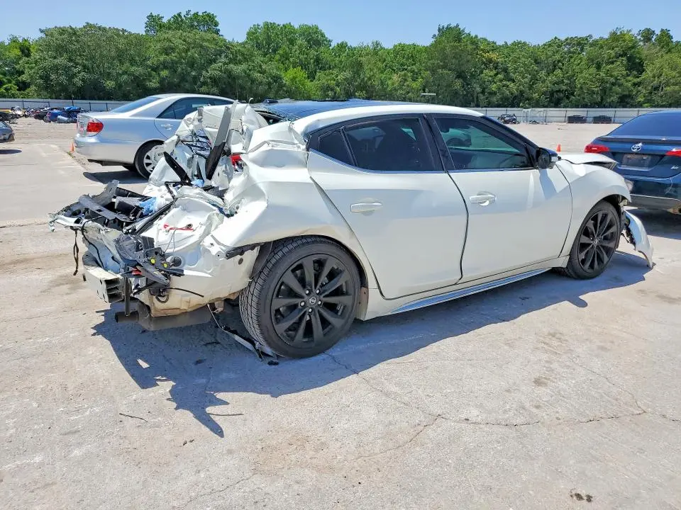 2022 NISSAN MAXIMA SR  
