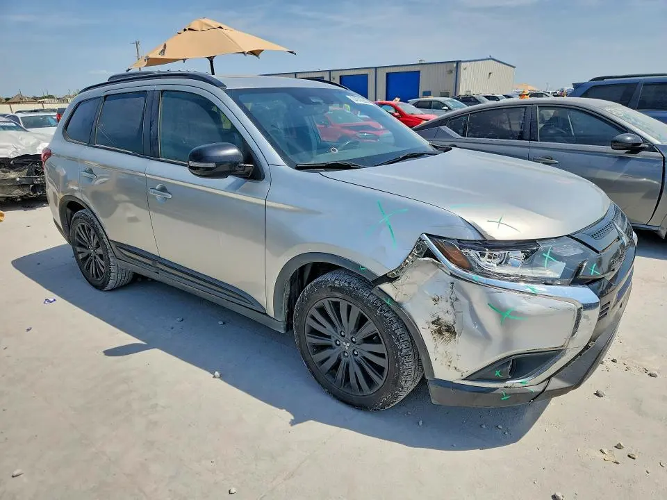 2020 MITSUBISHI OUTLANDER SE  