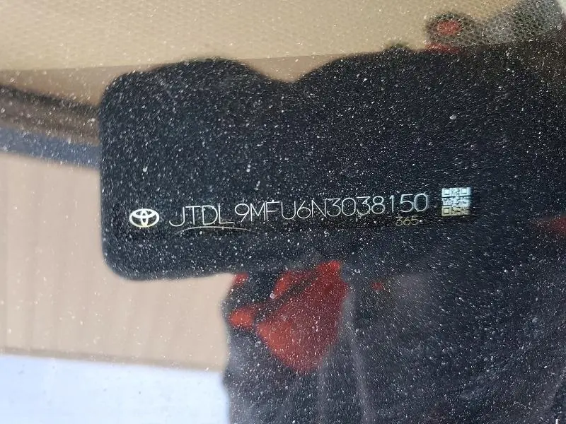 2022 TOYOTA PRIUS   