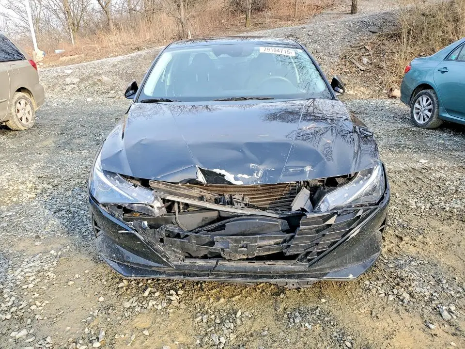 2021 HYUNDAI ELANTRA SE  