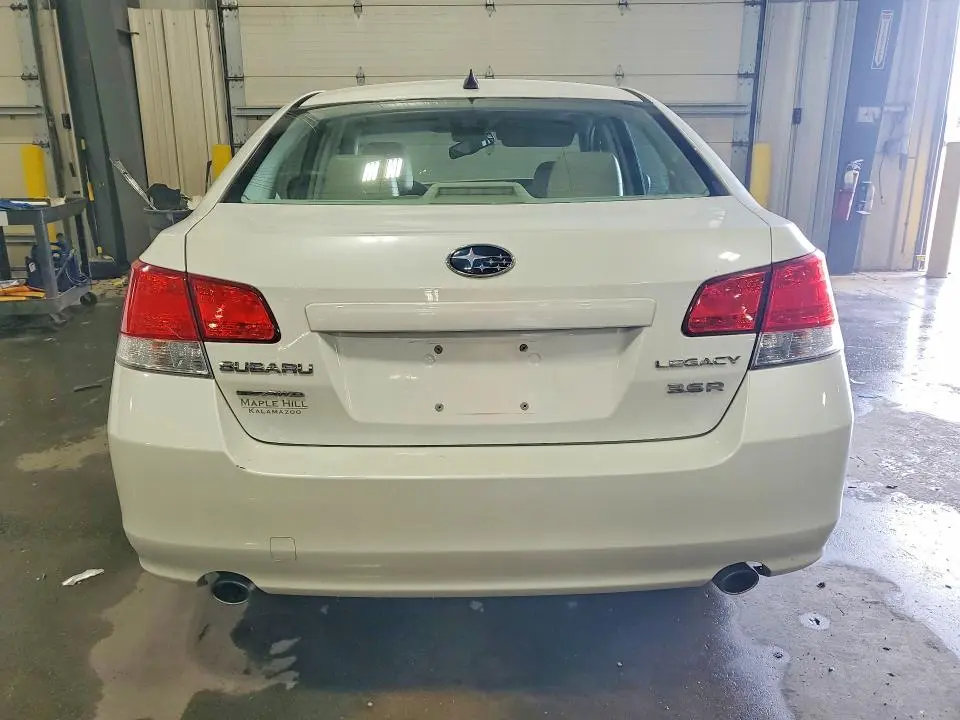 2011 SUBARU LEGACY 3.6R LIMITED  